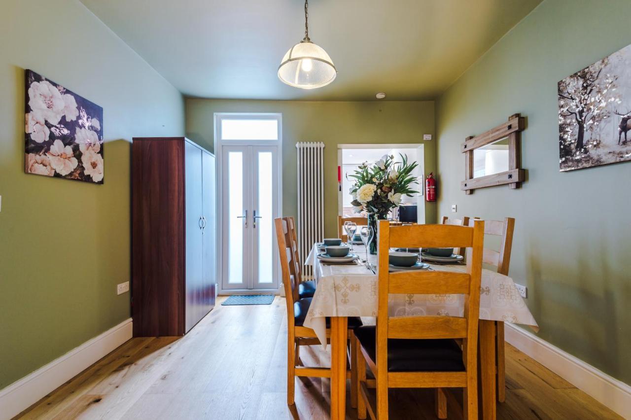 New! Gorgeous 2-Bed Home In Chester City Centre By 53 Degrees Property - Incredible Location, Ideal For Small Groups - Sleeps 6! Exteriör bild