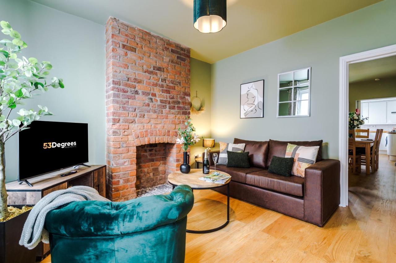 New! Gorgeous 2-Bed Home In Chester City Centre By 53 Degrees Property - Incredible Location, Ideal For Small Groups - Sleeps 6! Exteriör bild
