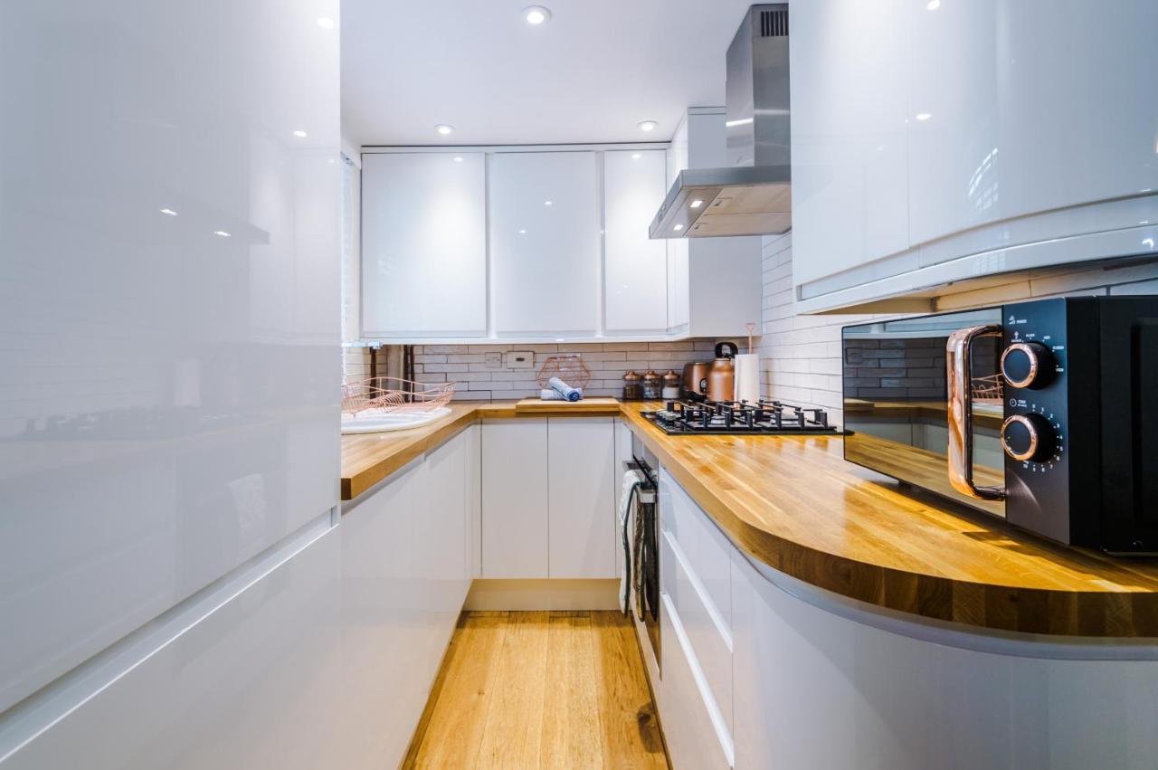New! Gorgeous 2-Bed Home In Chester City Centre By 53 Degrees Property - Incredible Location, Ideal For Small Groups - Sleeps 6! Exteriör bild